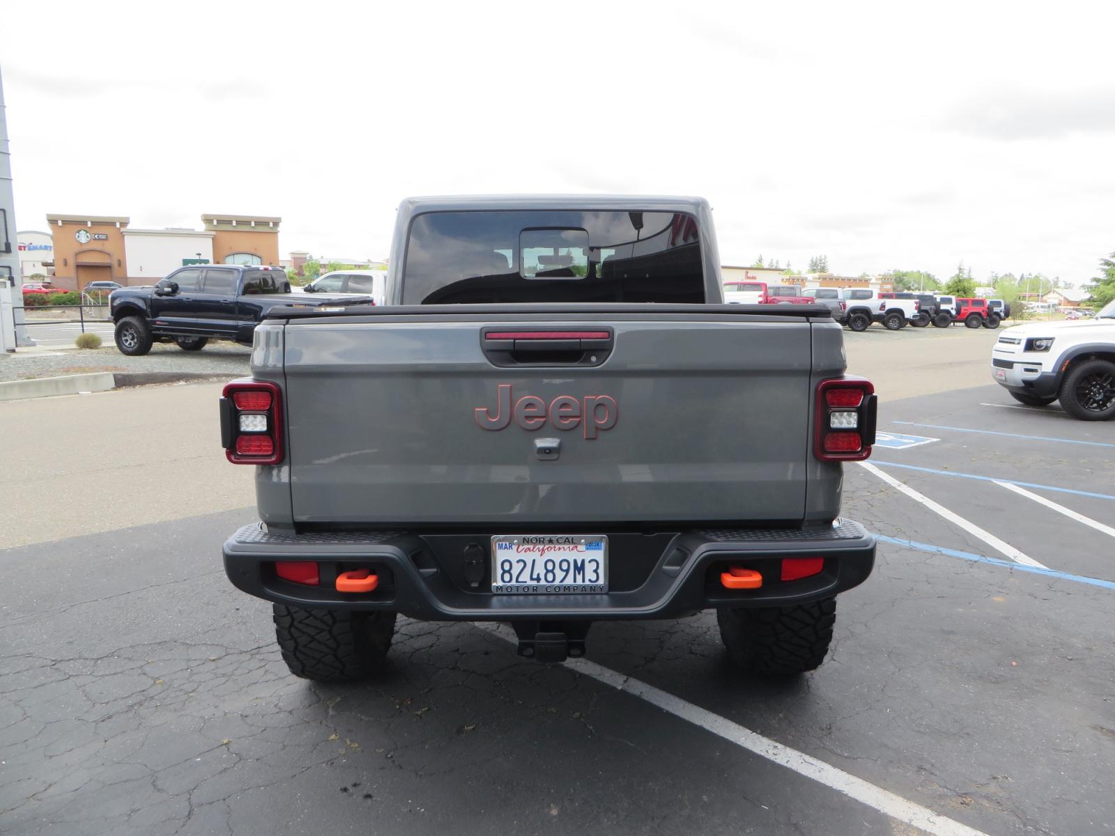 2021 Sting Grey /BLACK Jeep Gladiator Gladiator Mojave (1C6JJTEG4ML) with an 3.6L V6 engine, automatic transmission, located at 2630 Grass Valley Highway, Auburn, CA, 95603, (530) 508-5100, 38.937893, -121.095482 - Mojave Galdiator featuring a Readylift 4" suspension system, 37" Nitto Ridge Grappler tires, 17" Fuel Ammo wheels, Rugged Ridge bed cover, and window tint. - Photo #5
